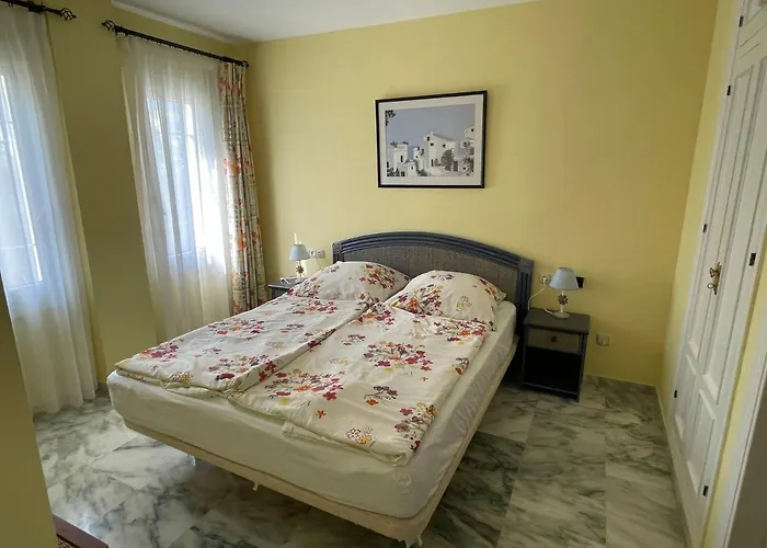 El Lobo De Mar Apartment Estepona