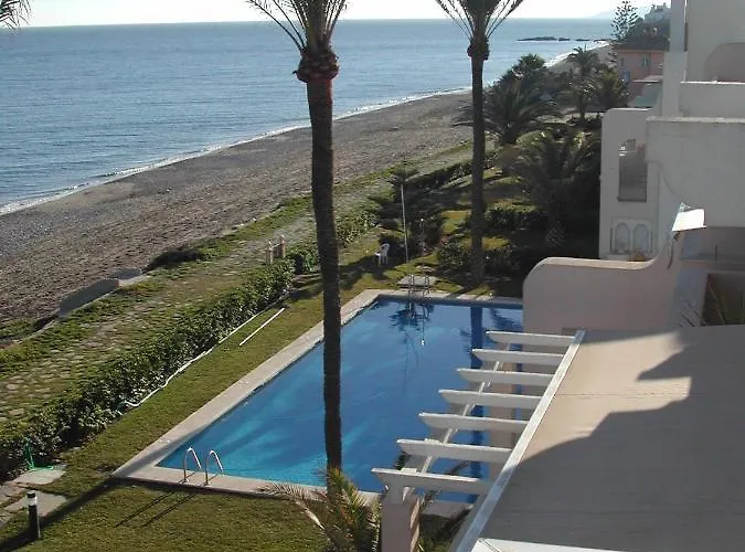 El Lobo De Mar Apartment Estepona